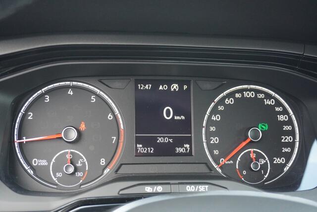Volkswagen POLO 1.0 TSI Comfortline Automaat | CarPlay | Park.sensoren | Navigat
