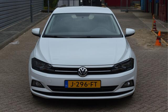 Volkswagen POLO 1.0 TSI Comfortline O.a: Navi, Adaptive Cruise, Carplay, 15 Inch L.M., Airco, Dab, etc... Rijklaar! All-in prijs