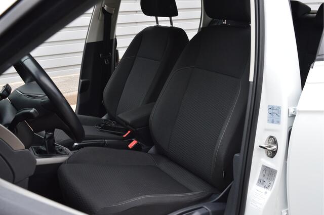 Volkswagen POLO 1.0 TSI Comfortline O.a: Navi, Adaptive Cruise, Carplay, 15 Inch L.M., Airco, Dab, etc... Rijklaar! All-in prijs