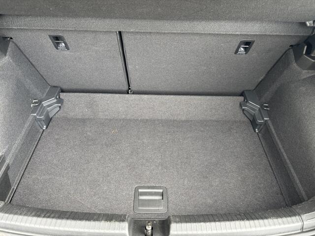 Volkswagen POLO 1.0 TSI Life Business Automaat Navigatie / Camera / Stoelverwarming