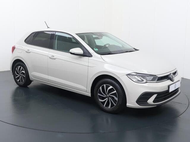 Volkswagen POLO 1.0 TSI Life | 95 PK | Trekhaak afneembaar | Navigatiesysteem | Parkeersensoren |