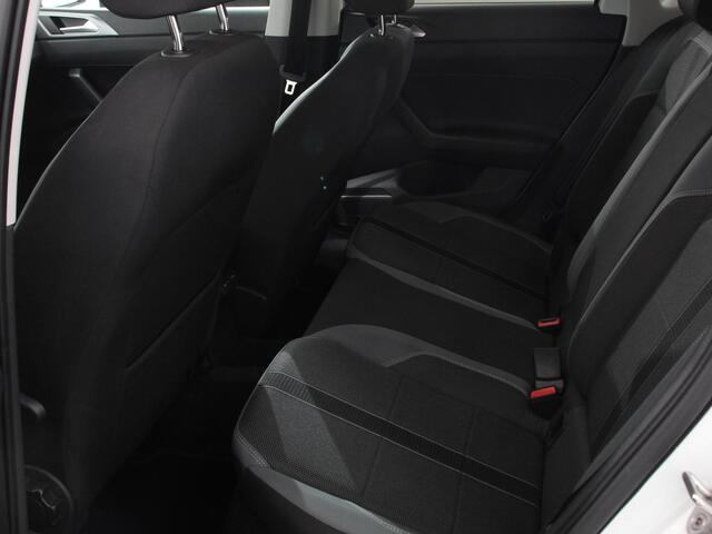 Volkswagen POLO 1.0 TSI 110pk DSG Style | Navigatie | LED | Adaptive cruise control | Apple carplay/ Android auto | Parkeersensoren | Verwarmde voorstoelen | Radio/ DAB | Lichtmetalen velgen