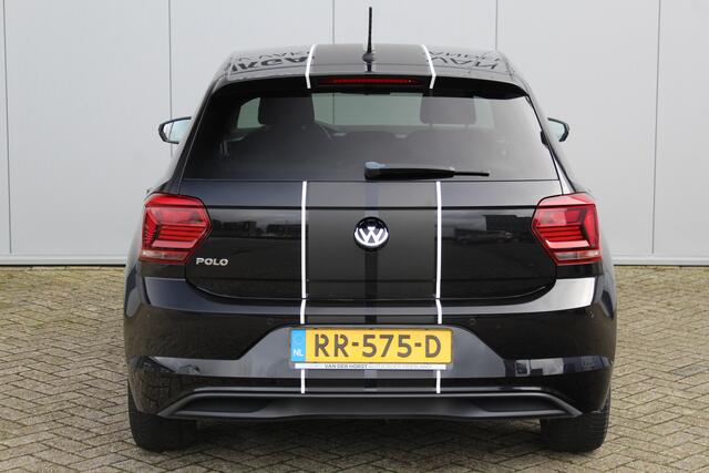 Volkswagen POLO 1.0-95pk TSI Comfortline. Zeer nette, sportieve en keurig onderhouden VW Polo. Trekhaak met afneemb. kogel, pdc v/a, volautm., camera, airco, cruise, navi, lmv etc.