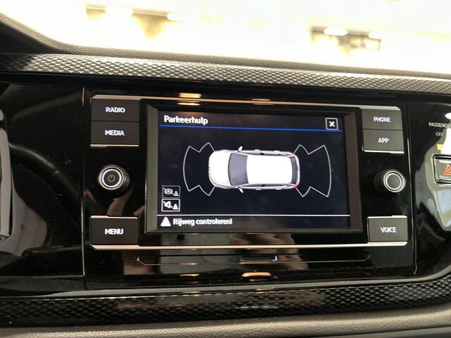 Volkswagen POLO 1.0 TSI Life · Apple/Android Car Play · P-Sensoren · Airco · DAB · Getint Glas · 15'' Inch · Garantie t/m 31-10-2027 of 100.000km