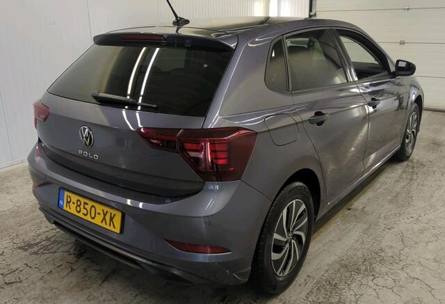 Volkswagen POLO 1.0 TSI 95 Pk Life Business Navigatie Ledkoplampen Lichtmetalen Velgen Parkeersensoren V+A ACC Stoelverwarming Dab Extra Getint Glas NL Auto