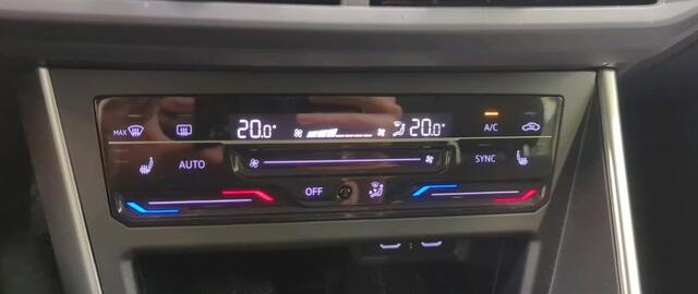 Volkswagen POLO 1.0 TSI 95 Pk Life Business Navigatie Ledkoplampen Lichtmetalen Velgen Parkeersensoren V+A ACC Stoelverwarming Dab Extra Getint Glas NL Auto