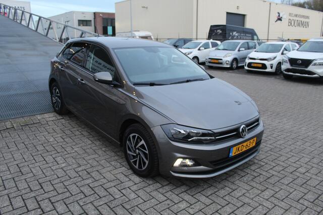 Volkswagen POLO 1.0 TSI Highline Parkeersensoren v+a/Cruise control/Climate control/Stoel en spiegel verwarming/Navi by app/Licht metalen velgen/Privacy glass