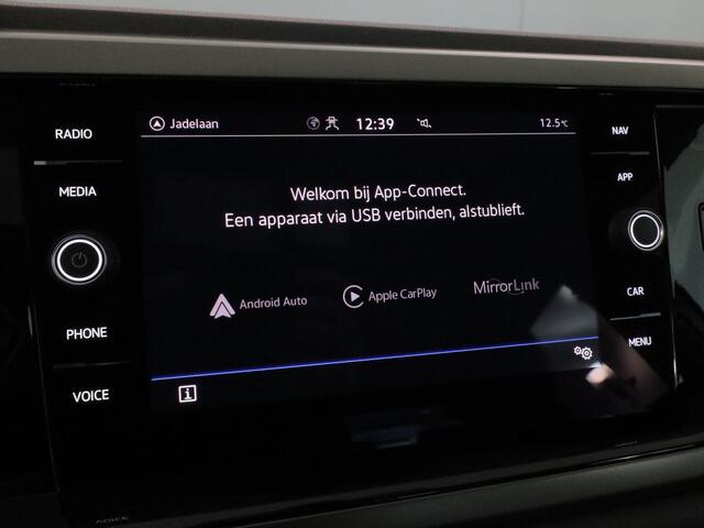 Volkswagen POLO 1.0 TSI Comfortline 95 pk Automaat (DSG) | Navigatie | Parkeersensoren | Adaptieve cruise control | Apple Carplay/Android Auto |