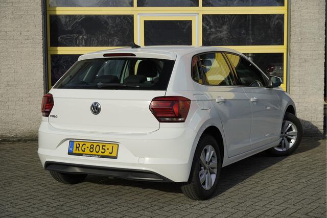 Volkswagen POLO 1.0 TSI 5drs Comfortline BJ2017 Lmv 15" | Led | Navi | App-Connect | Airco | Cruise control | Getint glas | Nw-model!