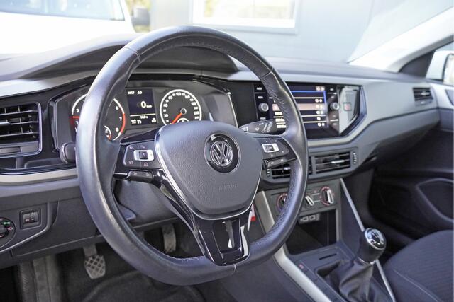 Volkswagen POLO 1.0 TSI 5drs Comfortline BJ2017 Lmv 15" | Led | Navi | App-Connect | Airco | Cruise control | Getint glas | Nw-model!
