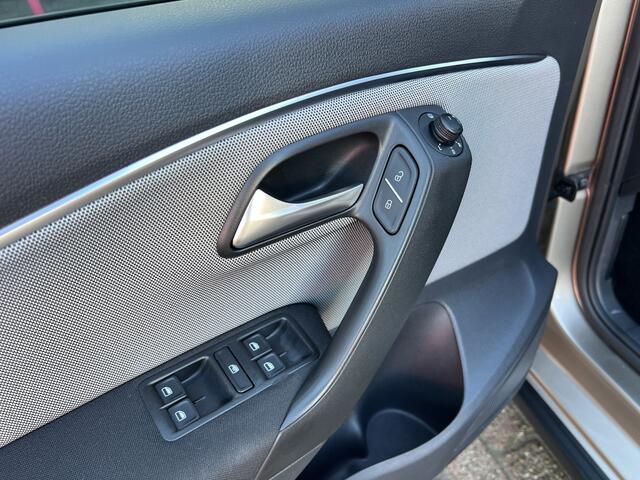 Volkswagen POLO 1.2 TSI Highline | Cross Polo | CC | Stoelverw. | Parkeersensoren |