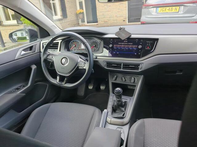 Volkswagen POLO 1.0 MPI 80pk Comfortline / App-Connect / Airco / Metallic Lak