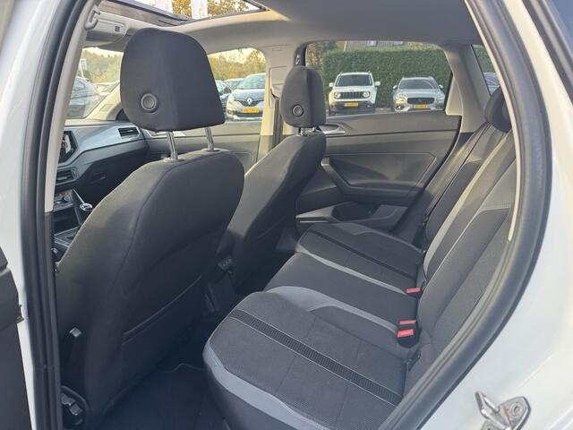 Volkswagen POLO 1.0 TSI Highline / Panoramadak / Virtual Cockpit / CarPlay / 17'' / LED Koplampen / Climate Control / ACC