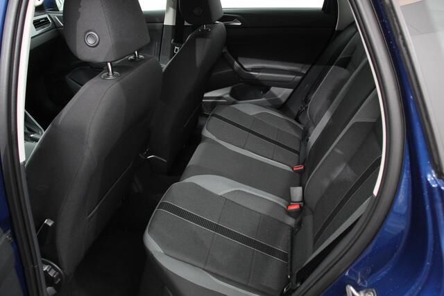 Volkswagen POLO 1.0 TSI Style DSG | Navigatie | Apple Carplay/Android Auto | Climate Control | Adaptive Cruise Control | Lane Assist | LED Matrix | DAB | Parkeer sensoren | Stoelverwarming