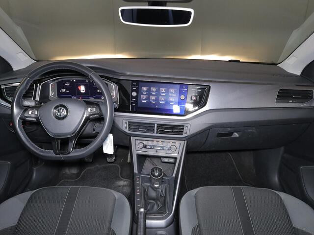 Volkswagen POLO 1.0 TSI Highline 95 pk | Navigatie | Autom. airco | Adaptieve cruise control | Apple Carplay/Android Auto | Voll. digitaal instrumentenpaneel |
