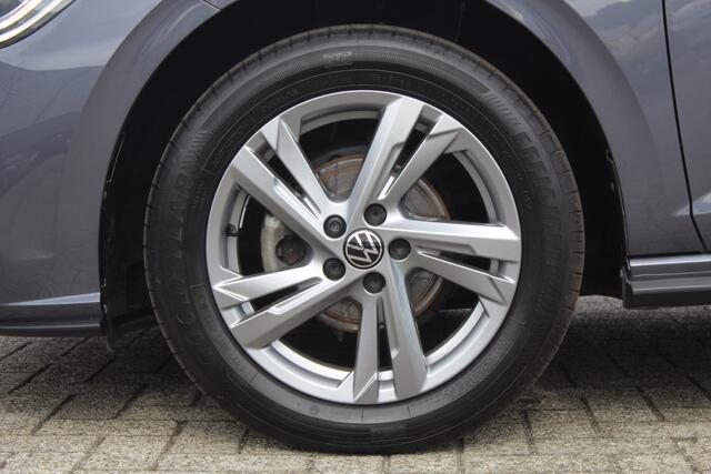 Volkswagen POLO 1.0 TSI 2x R-Line 1.0 TSI 2x R-Line Automaat IQLight/Stoelverwarming/Navigatie/Virtual cockpit/Adaptive cruise control/Achteruitrijcamera/Parkeersensoren rondom/Apple carplay/LED grill/Climate control/Draadloze telefoonlader/DAB/16''Lichtmetalen velgen