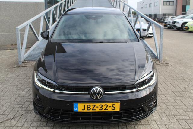 Volkswagen POLO 1.0 TSI 2x R-Line Automaat IQLight/Stoelverwarming/Navigatie/Virtual cockpit/Adaptive cruise control/Achteruitrijcamera/Parkeersensoren rondom/Apple carplay/LED grill/Climate control/Draadloze telefoonlader/DAB/16''Lichtmetalen velgen.