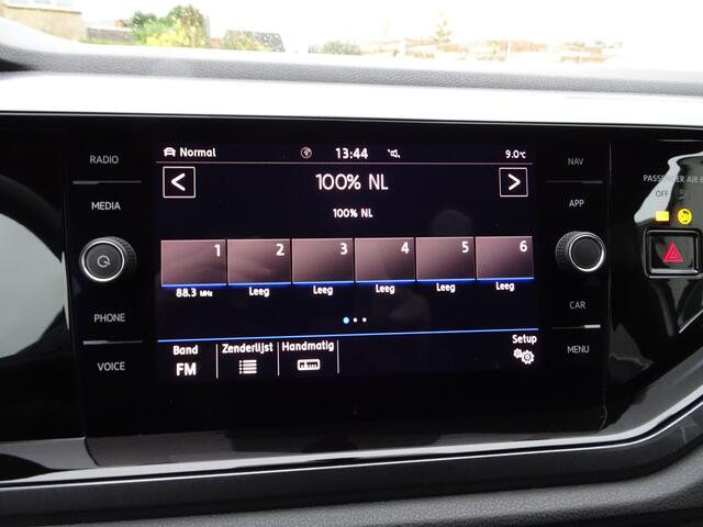 Volkswagen POLO 1.0 TSI Comfortline Business Automatische airco, navigatie, cruise controle, parkeersensoren voor en achter, achteruitrijcamera, enz.