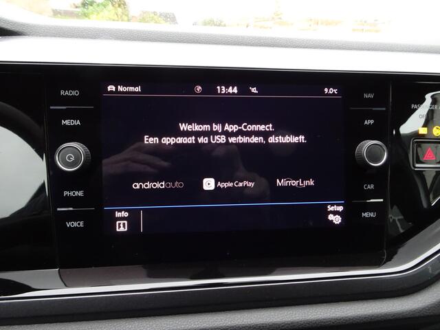 Volkswagen POLO 1.0 TSI Comfortline Business Automatische airco, navigatie, cruise controle, parkeersensoren voor en achter, achteruitrijcamera, enz.