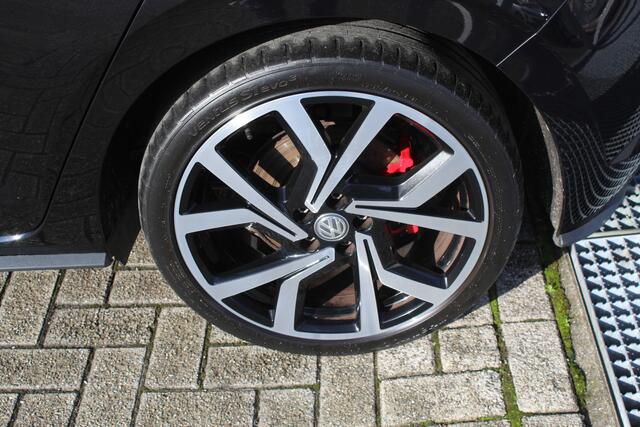 Volkswagen POLO 2.0 TSI GTI Automaat/Achteruitrijcamera/Parkeersensoren rondom/Beats audio/Digital dash/Apple car play/Navigatie/Adaptive cruise control/Climate control/Stoelverwarming/Inklapbare en verwarmbare buitenspiegels