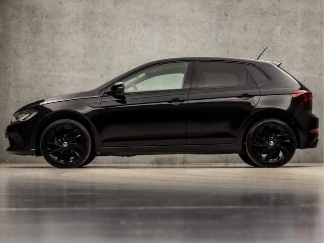 Volkswagen POLO 1.0 TSI Sportline Automaat (VIRTUAL COCKPIT, APPLE CARPLAY, GROOT NAVI, CAMERA, KEYLESS, SPORTSTOELEN, GETINT GLAS, LM VELGEN, NIEUWSTAAT)