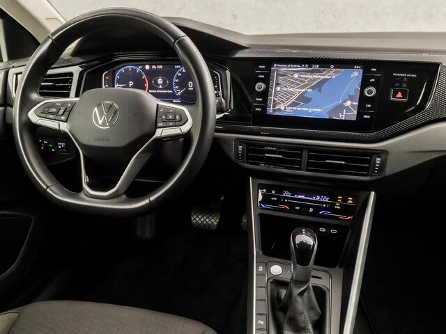 Volkswagen POLO 1.0 TSI Sportline Automaat (VIRTUAL COCKPIT, APPLE CARPLAY, GROOT NAVI, CAMERA, KEYLESS, SPORTSTOELEN, GETINT GLAS, LM VELGEN, NIEUWSTAAT)
