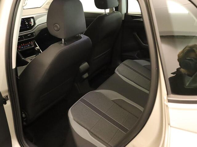 Volkswagen POLO 1.0 TSI Highline Business PARKEERSENSOREN VOOR EN ACHTER - CRUISE CONTROL - APPLE CARPLAY/ANDROID AUTO - CLIMATE CONTROL - STOEL VERWARMING - DAB RADIO