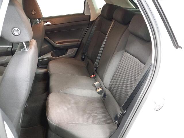 Volkswagen POLO 1.0 TSI DSG Comfortline Navigatie Climate Control Parkeer Sensoren DAB Extra Getint Glas Lichtmetalen velgen