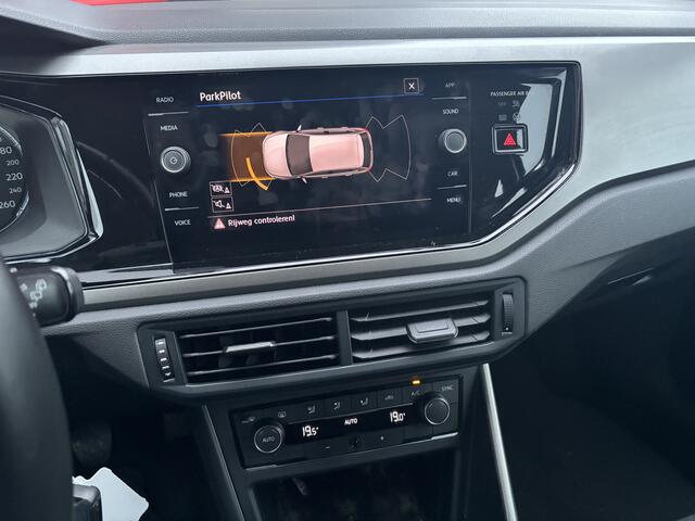 Volkswagen POLO 1.0 TSI Comfortline Business TREKHAAK / CARPLAY / PDC / CLIMA / CRUISE / ELEK RAMEN