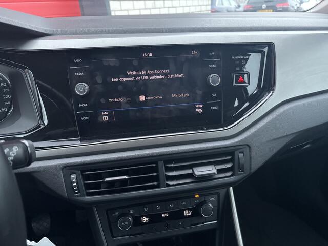 Volkswagen POLO 1.0 TSI Comfortline Business TREKHAAK / CARPLAY / PDC / CLIMA / CRUISE / ELEK RAMEN