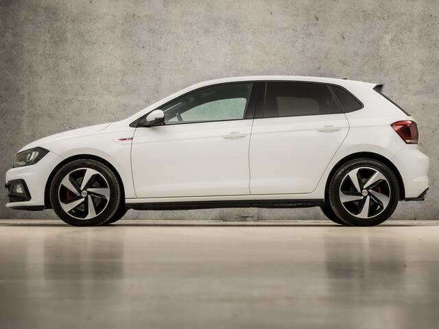 Volkswagen POLO 2.0 TSI GTI 200Pk Automaat (VIRTUAL COCKPIT, APPLE CARPLAY, GROOT NAVI, BEATS AUDIO, KEYLESS, SPORTSTOELEN, STOELVERWARMING, CRUISE, LED KOPLAMPEN, PARKEERSENSOREN, NIEUWSTAAT)