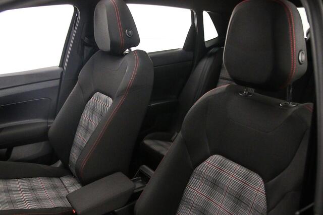 Volkswagen POLO GTI 2.0 TSI 207pk DSG Automaat Adaptive cruise control, Navigatie, Achteruitrijcamera, Beats audio, Parkeersensoren, LED matrix koplampen, Stoelverwarming