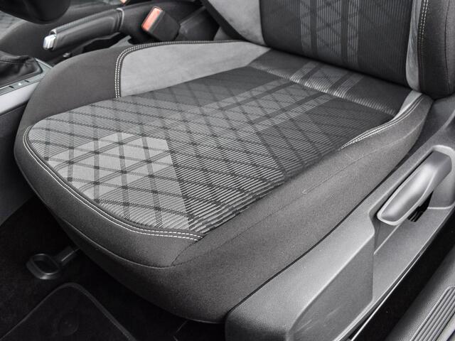 Volkswagen POLO 1.0 TSI 95pk DSG R-Line Camera · Apple/Andorid Car Play · P-Sensoren · DAB · Getint Glas · 16'' Inch · Garantie t/m 24-11-2028 of 100.000km