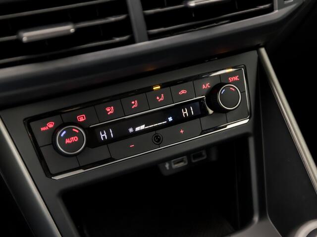 Volkswagen POLO 1.0 TSI Sportline (APPLE CARPLAY, GROOT NAVI, CLIMATE, CAMERA, SPORTSTOELEN, LM VELGEN, ADAPTIVE CRUISE, MODE KNOP, PARKEER ASSISTENT, PARKEERSENSOREN, NIEUWSTAAT)