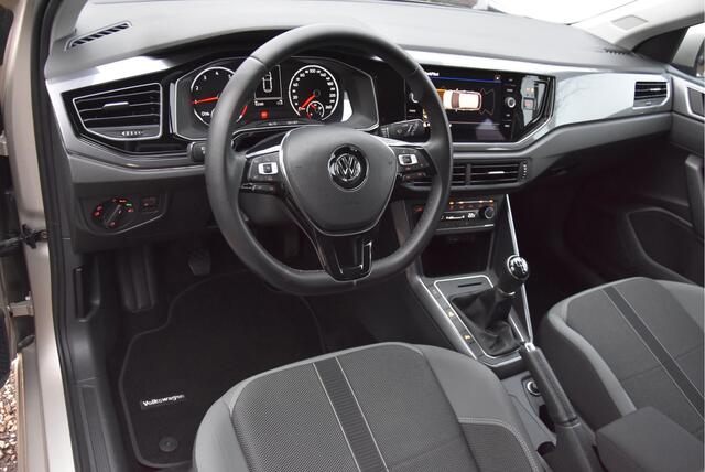 Volkswagen POLO 1.0 TSI Highline in topstaat! ACC ECC Carplay NAP