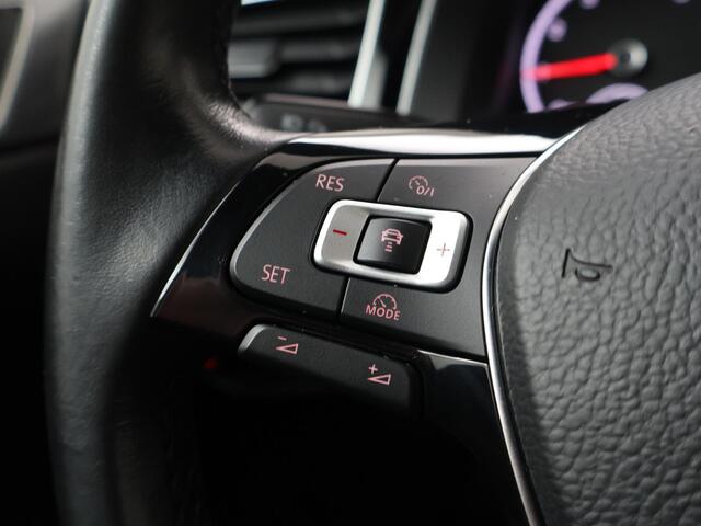 Volkswagen POLO 1.0 TSI Highline | 95 PK | Adapative cruise control | Parkeersensoren | Apple Carplay/Android Auto |