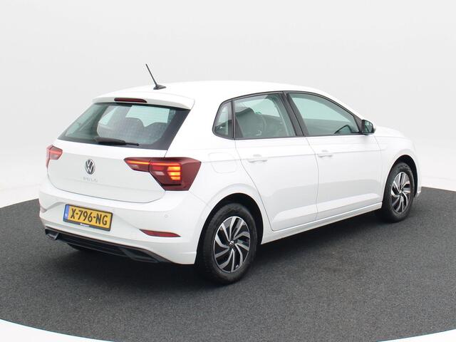 Volkswagen POLO 1.0 TSI Life Business | Adaptive Cruise | Climate Control | Stoelverwarming | Parkeersensoren | Navigatie | Carplay | 15 Inch | 40.672 Km!!
