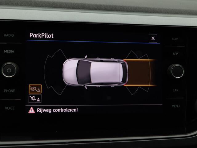 Volkswagen POLO 1.0 TSi Automaat Highline | Adaptive Cruise | Carplay | Navigatie | Parkeersensoren | Climate Control | Bluetooth | 16 Inch | 45.384 Km!!