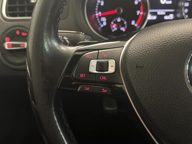 Volkswagen POLO 1.2 R-Line/Stoelverwarming/Parkeersensoren/Navi