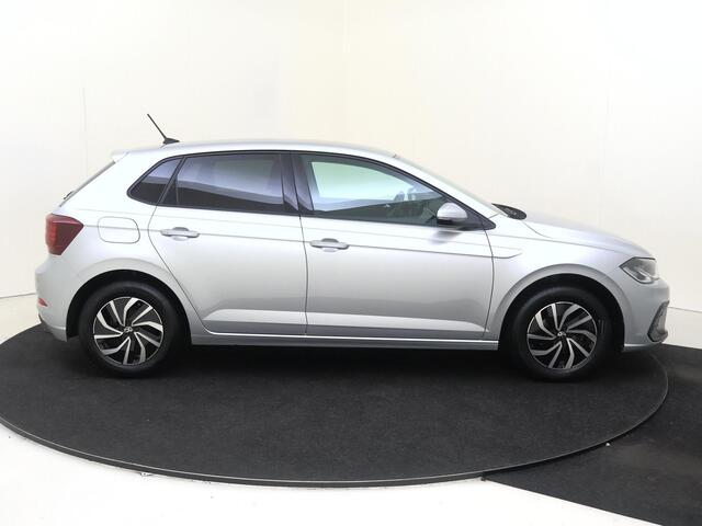 Volkswagen POLO Life | 'App-Connect' smartphone integratie | 'IQ.Drive' Pakket (rijassistent Travel Assist i.c.m. Adaptive Cruise Control) | 'We Connect Plus' (abonnement 12 maanden)