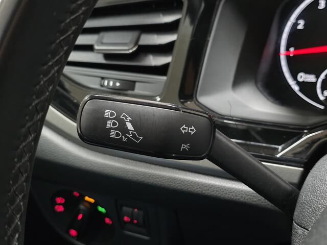 Volkswagen POLO 1.0 TSI Comfortline/ 18'' LMV/ Apple+Android/ Navi/ Airco/ Adaptive Cruise/ Elek. pakket/ Isofix/ Bluetooth/ Armsteun/ Multi. LEDER. Stuur/ Mistl./ Extra getint glas.