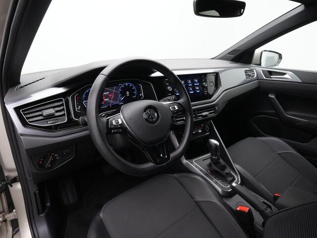 Volkswagen POLO 1.0 TSI 95 pk DSG Highline | Stoelverwarming | Adaptive Cruise | Navigatie | Virtual Cockpit | Leder/stof | Parkeersensoren voor/achter