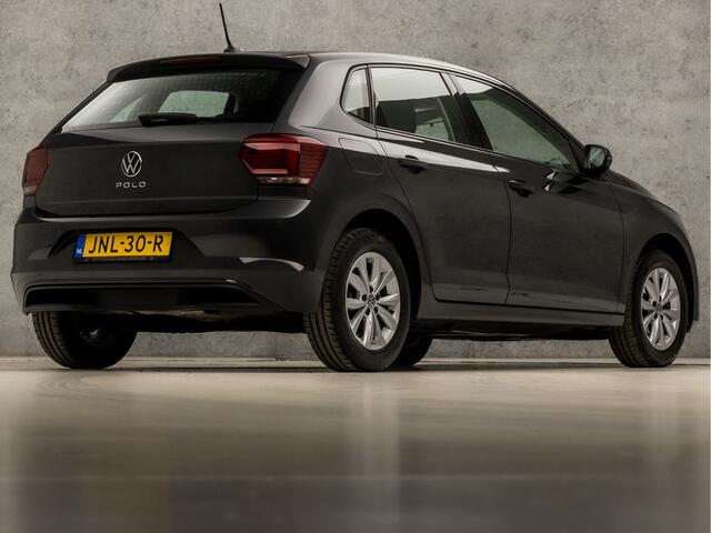 Volkswagen POLO 1.0 TSI Sportline Automaat (GROOT NAVI, ADAPTIVE CRUISE, PARKEERSENSOREN, SPORTSTOELEN, LM VELGEN, ARMSTEUN, NIEUWSTAAT)