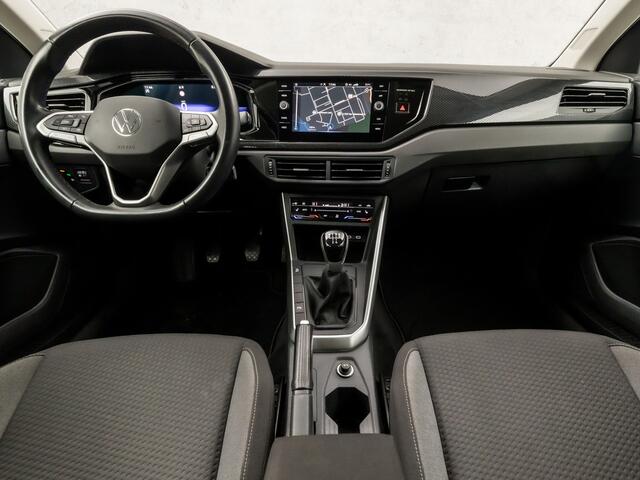 Volkswagen POLO 1.0 TSI Sport (VIRTUAL COCKPIT, APPLE CARPLAY, GROOT NAVI, CLIMATE, STOELVERWARMING, SPORTSTOELEN, LM VELGEN, PARKEERSENSOREN, CRUISE, NIEUWSTAAT)