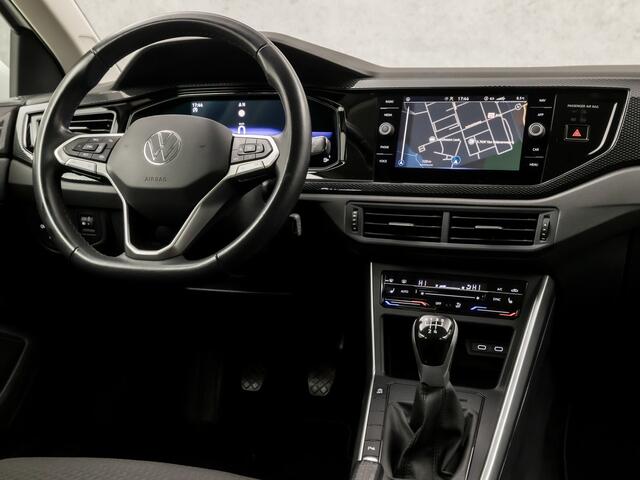 Volkswagen POLO 1.0 TSI Sport (VIRTUAL COCKPIT, APPLE CARPLAY, GROOT NAVI, CLIMATE, STOELVERWARMING, SPORTSTOELEN, LM VELGEN, PARKEERSENSOREN, CRUISE, NIEUWSTAAT)