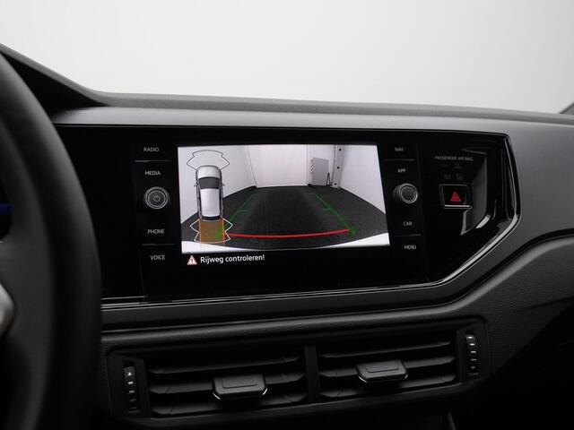 Volkswagen POLO 1.0 TSI 95 pk DSG R-Line | Panoramadak | IQ Light | Achteruitrijcamera | Stoelverwarming | Adaptive Cruise | Navigatie