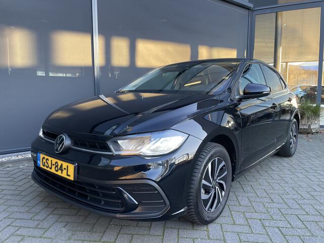 Volkswagen POLO 1.0 TSI Life Edition Achteruitrijcamera - Airco - Parkeersensoren voor en achter - Navigatiesysteem - Cruise control - Bluetooth - Stuur multifunctioneel - Start/stop systeem - Licht metalen velgen 15 inch - Radi