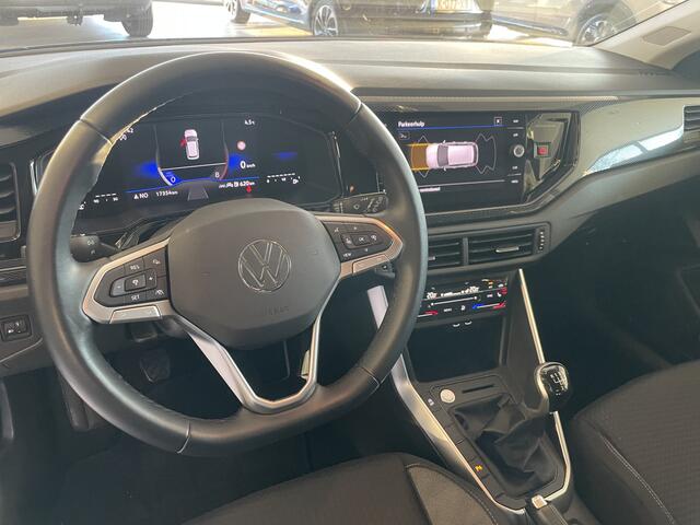 Volkswagen POLO 1.0 TSI Life Edition Achteruitrijcamera - Airco - Parkeersensoren voor en achter - Navigatiesysteem - Cruise control - Bluetooth - Stuur multifunctioneel - Start/stop systeem - Licht metalen velgen 15 inch - Radi