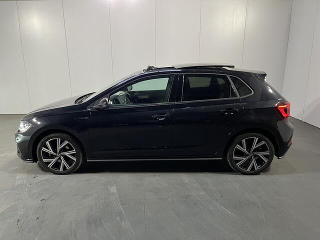 Volkswagen POLO 1.0 TSI R-Line / AUTOMAAT/ PANO/ STOEL VERWARM./ PARK.SENSOREN V+A/ CAMERA/ KEYLESS/ RIJ-MODI/ IQ-LIGHT/ ACC/ APP-CONNECT/ DIGITAL DASH/ NAVI/ DAB/ CLIMA/ ISOFIX/ 17'' LMV