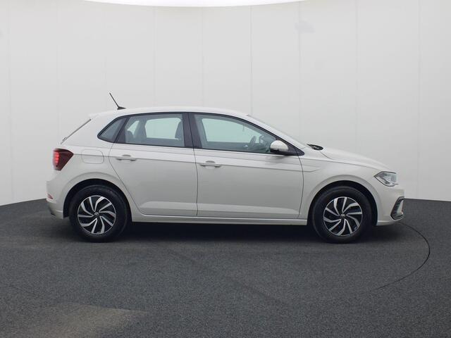 Volkswagen POLO 1.0TSI/95PK Life · Apple/Android Car play · Parkeersensoren · Airco